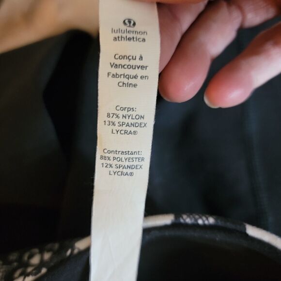 Lululemon Full Length Yoga Leggings. Size 4 tall - Picture 4 of 6